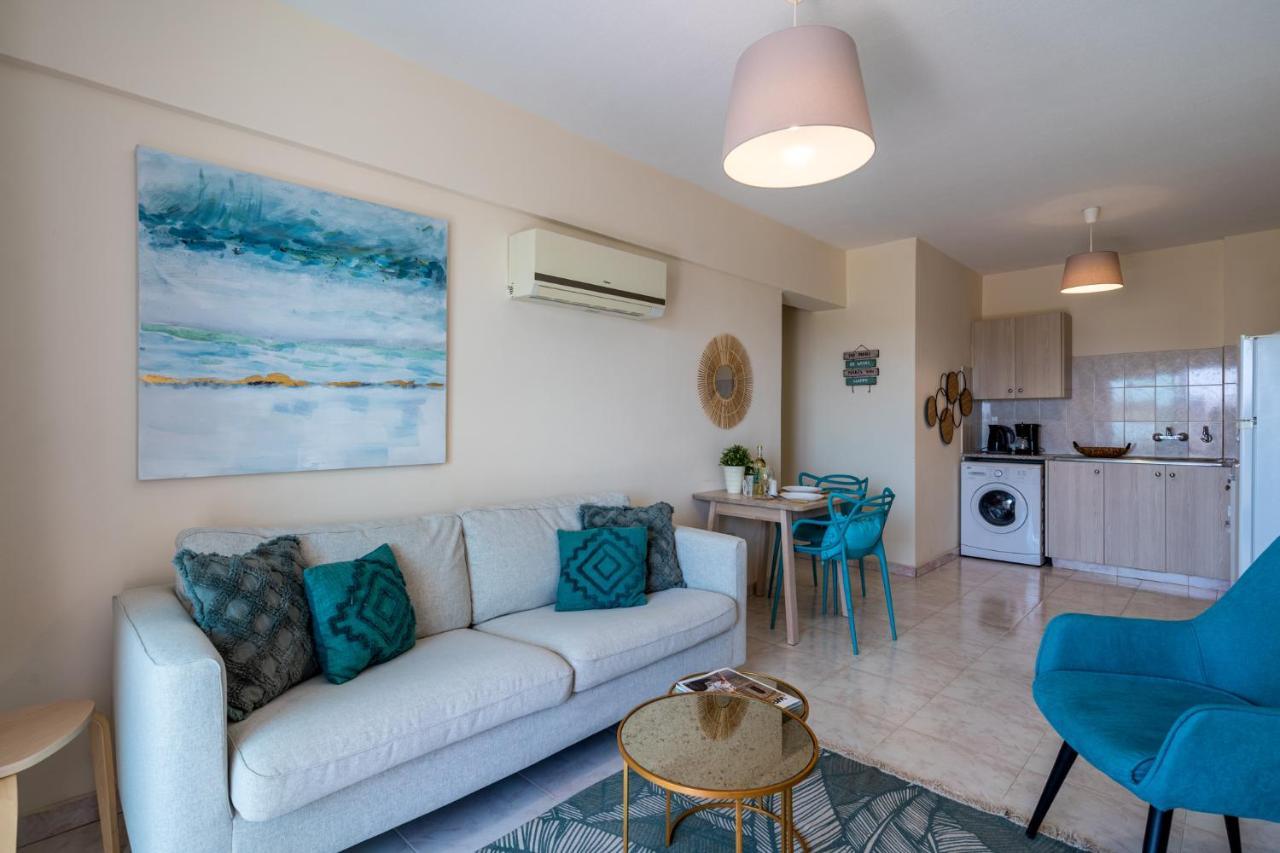 Sunny 2-Br Apartment In Mackenzie Larnaca Bagian luar foto